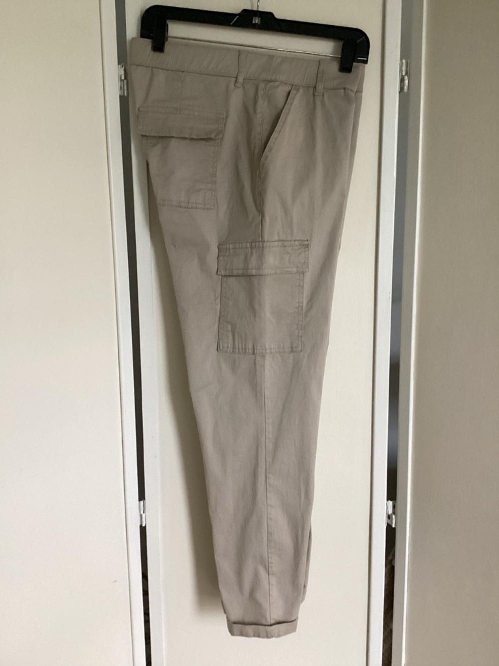 Intro Love the Fit cargo capri pants 12P stretch khaki crop capris